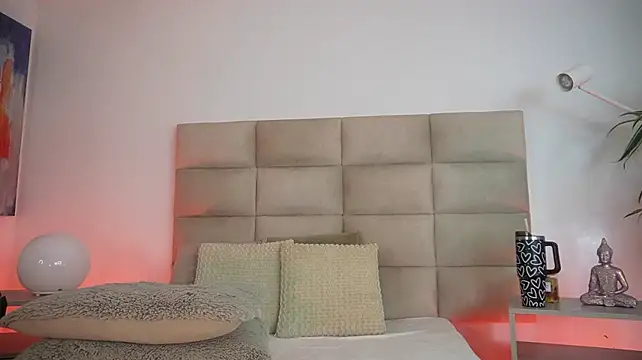Sarah_GothicGirl - RUB ASSOLE + OILY ASS