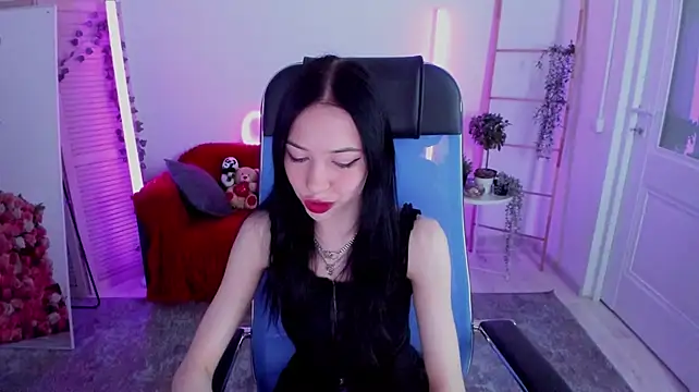 EvieLane - pull my shorts higher for "comfort"