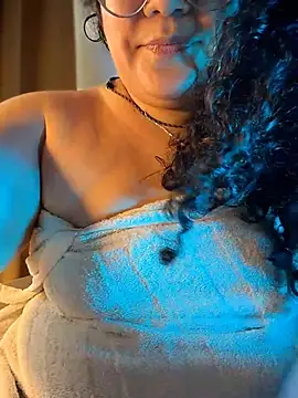 CurlyMilf_Vannexxxa - Domi in ass + 4 min or 10 in pussy