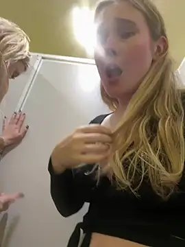 SiaLater - Sabrina panty off+sia rub fing her🚽puss