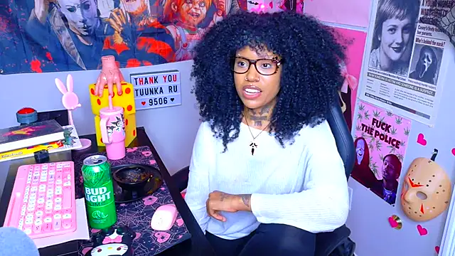 Spookiebaddie - get me naked!😇 + oil