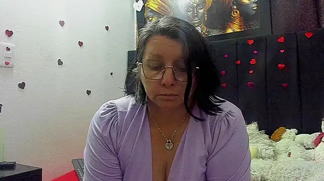 Evaaross_2345 - my toy in the clitoris