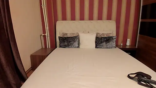 AshxleyPage - 🍑Ass flash / doggy
