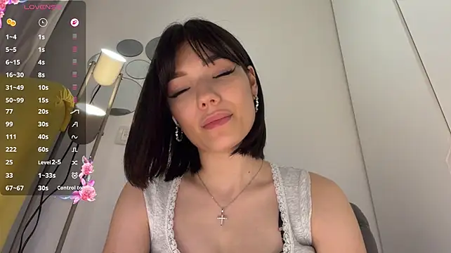 Barbie_Aria - water on my boobs