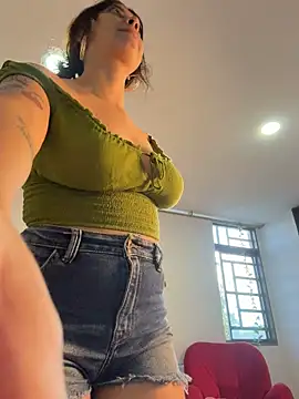 NefertitiXO - 🔥 RIDE DILDO ON THE FLOOR 🔥