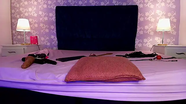 SalomeSimonz - show ass and plug anal 🔥