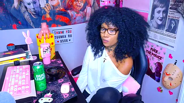 Spookiebaddie - get me naked!😇 + oil