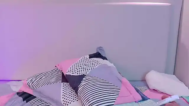 NaomiKlarc - Fuck me on missionary