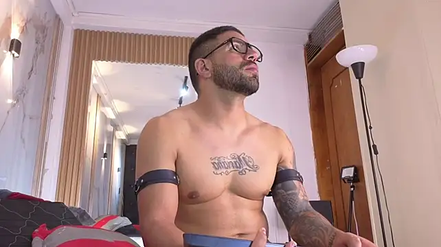 Lion_and_aria - Show boobs 😈