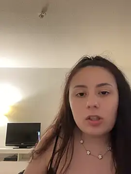 Angela80 - Complètement nue