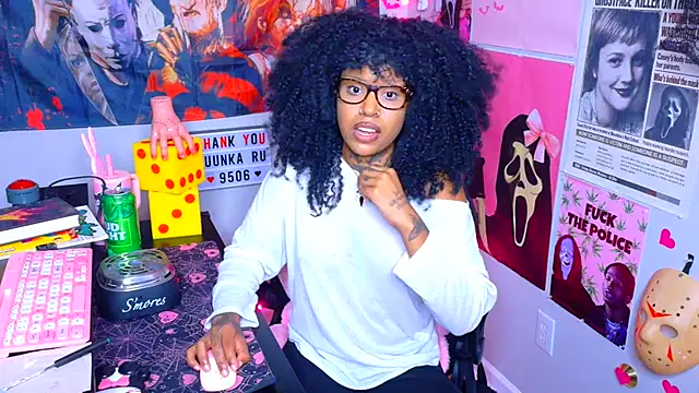 Spookiebaddie - get me naked!😇 + oil