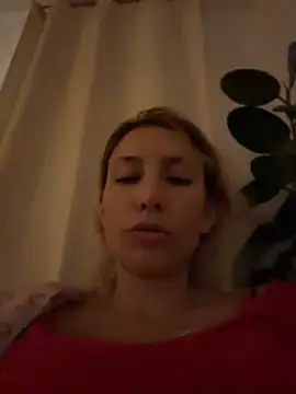 Suyneslii - boobs + ass flash