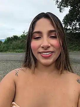 Catalina_ramos - Flash my titts in road