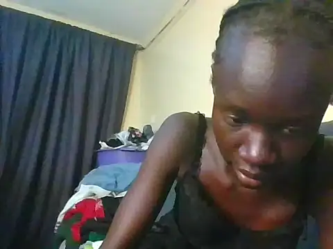 Nubian_spice - Suck dildo