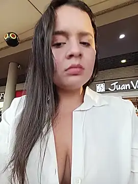 Julieth_hot-69 - Plug in ass