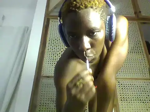 Goldy_petite - twerk