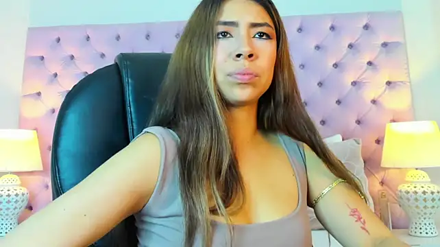 ValeryGomezz - FINGUER IN MY PUSSY🙈🤘🏻