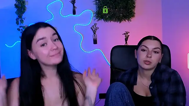 Amalialowell - play tits
