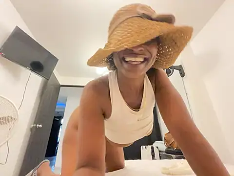 Wynterheat - Pussy Play | 2 tokens or more