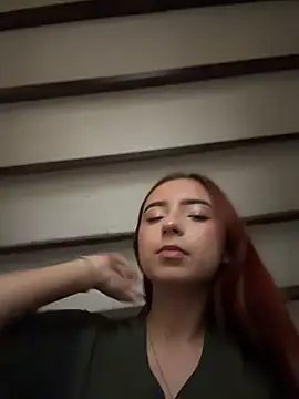 Carithooo - Uncover my tits in front of my friends