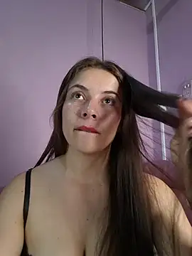 Emmasweet_Val - Nipple clamps 😏🥵🍒