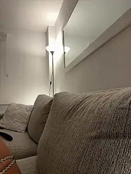 Leaascorpioo - J’enlève mon short …