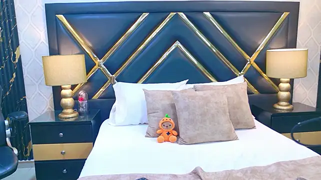LaurenHazell - flash ass