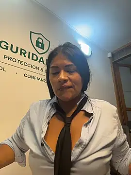 Emilly__Bown_ - Suck my boobs in the office