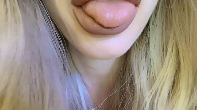 Velvet_kissx - How about some wetness?Booom 💦 😈 👄 🎇