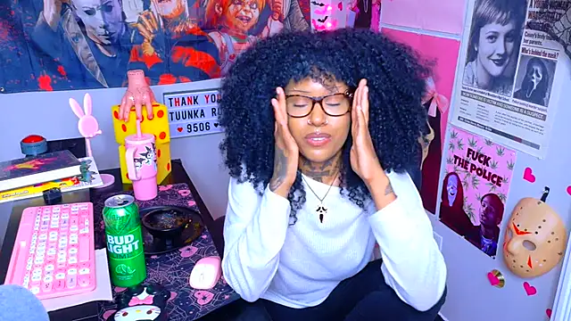 Spookiebaddie - get me naked!😇 + oil