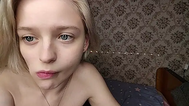 Smartemilia - touch my tits softly