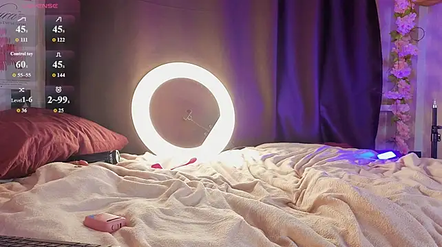 LisaVamp - tits close to the camera 🍒🔍
