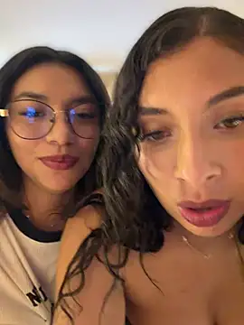 Yul_Nova - TWERKING ASS BOTH🔥😈
