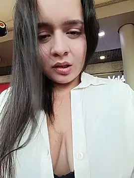 Julieth_hot-69 - Plug in ass