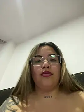Lindalatina2001 - FLASH ASS+DEDOS IN ASS