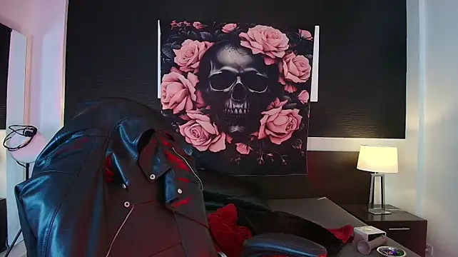 EvaaFoxxy1