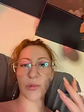 DaddysLittleSlutfox - Lick me
