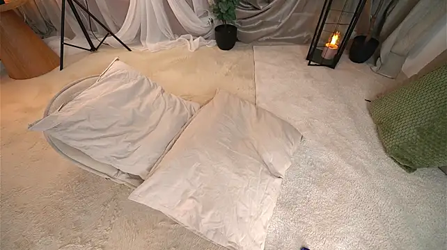 Innocenthish - Dildo in DOggy