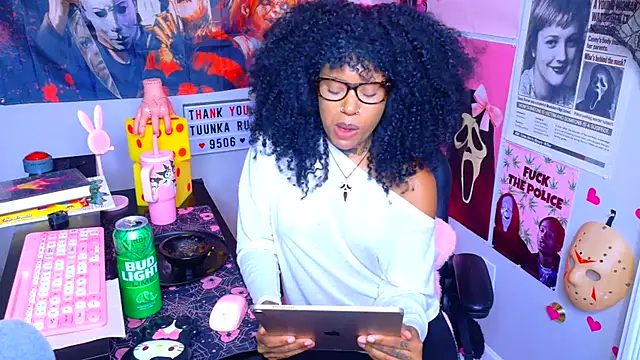 Spookiebaddie - get me naked!😇 + oil