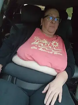 Miss_Phat_Booty - TITTIES OUT