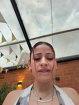 Alana15 - MAKE ME WET
