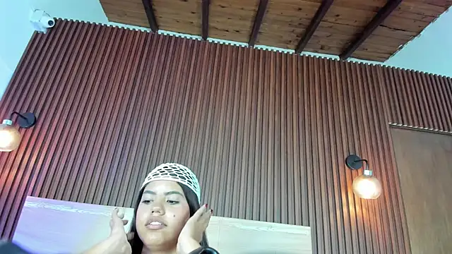 Cayetana_hatman - NAKED AND PLAYING WITH HER PUSSY