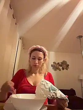 Suyneslii - boobs flash for 1 min