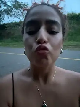 Isabella_ferrer99 - Thick saliva on the tits