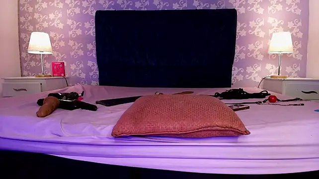 SalomeSimonz - show ass and plug anal 🔥