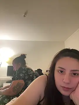 Angela80 - Complètement nue