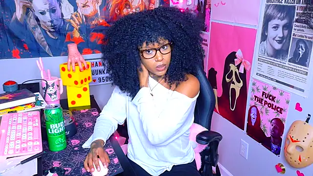Spookiebaddie - get me naked!😇 + oil
