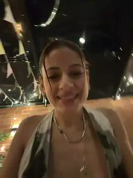 Alana15 - SNEAKY FINGERIN IN PUBLIC