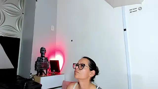 Beauti_wild25 - suck dildo