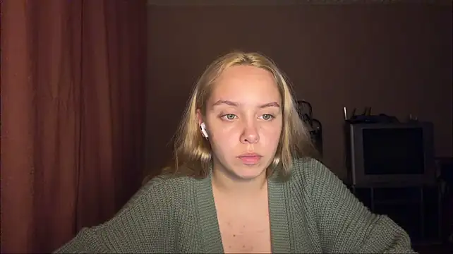 Flaffy_Bombyy - spank ass